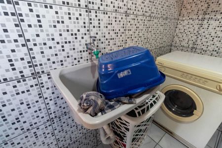 Casa à venda com 150m², 3 quartos e 2 vagasÁrea de Serviço