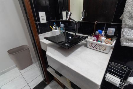 Casa à venda com 150m², 3 quartos e 2 vagasBanheiro 1