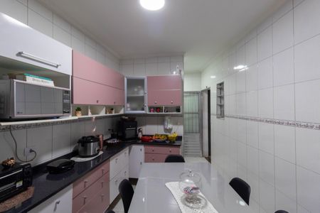 Casa à venda com 150m², 3 quartos e 2 vagasCozinha