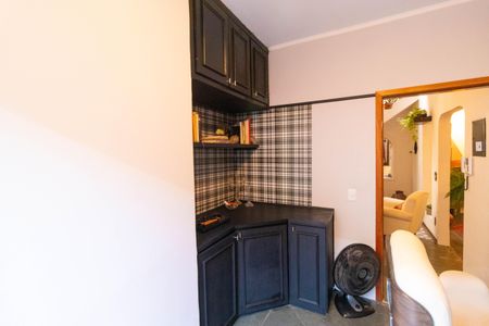 Casa à venda com 250m², 3 quartos e 3 vagas Casa à venda com 250m², 3 quartos e 3 vagasEscritório