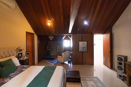 Casa à venda com 250m², 3 quartos e 3 vagas Casa à venda com 250m², 3 quartos e 3 vagasSuíte