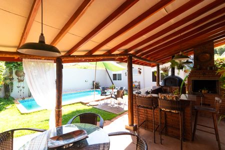 Casa à venda com 250m², 3 quartos e 3 vagas Casa à venda com 250m², 3 quartos e 3 vagasÁrea Gourmet