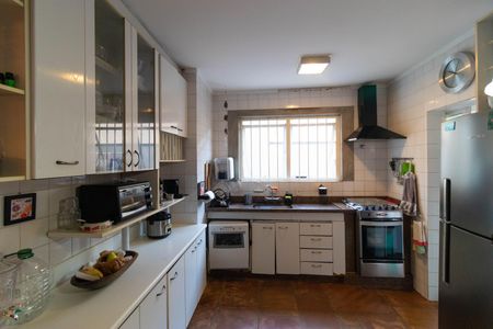 Casa à venda com 250m², 3 quartos e 3 vagas Casa à venda com 250m², 3 quartos e 3 vagasCozinha