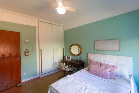 Casa à venda com 250m², 3 quartos e 3 vagas Casa à venda com 250m², 3 quartos e 3 vagasQuarto 02