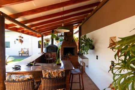 Casa à venda com 250m², 3 quartos e 3 vagas Casa à venda com 250m², 3 quartos e 3 vagasÁrea Gourmet