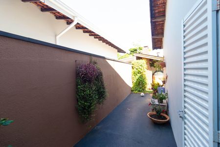 Casa à venda com 250m², 3 quartos e 3 vagas Casa à venda com 250m², 3 quartos e 3 vagasQuintal