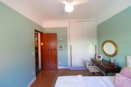 Casa à venda com 250m², 3 quartos e 3 vagas Casa à venda com 250m², 3 quartos e 3 vagasQuarto 02