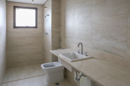 Apartamento à venda com 312m², 3 quartos e 4 vagasBanheiro da Suíte