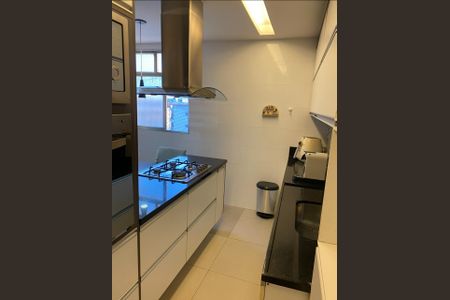 Apartamento à venda com 78m², 2 quartos e 1 vagaCozinha