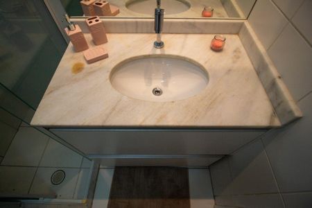 Apartamento para alugar com 68m², 2 quartos e 1 vaga Apartamento para alugar com 68m², 2 quartos e 1 vagaBanheiro da Suíte