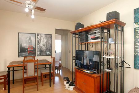 Apartamento à venda com 63m², 2 quartos e 1 vagaSala