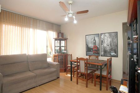 Apartamento à venda com 63m², 2 quartos e 1 vagaSala