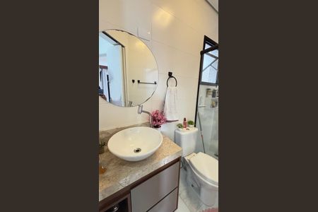 Apartamento à venda com 100m², 2 quartos e 1 vaga Apartamento à venda com 100m², 2 quartos e 1 vagaBanheiro