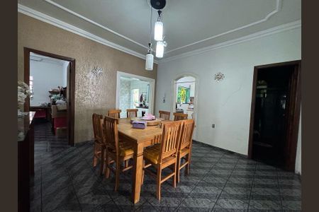 Casa à venda com 528m², 5 quartos e 5 vagasSala de Jantar