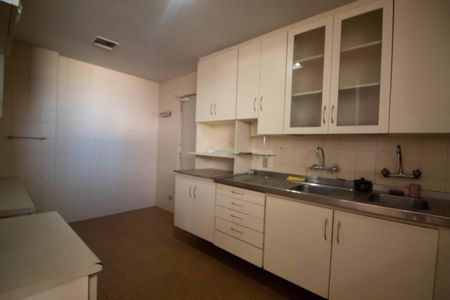 Apartamento à venda com 241m², 4 quartos e 1 vagaCozinha