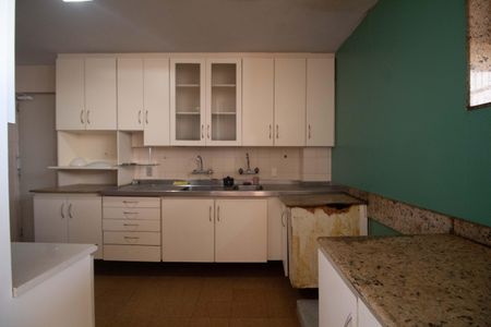 Apartamento à venda com 241m², 4 quartos e 1 vagaCozinha