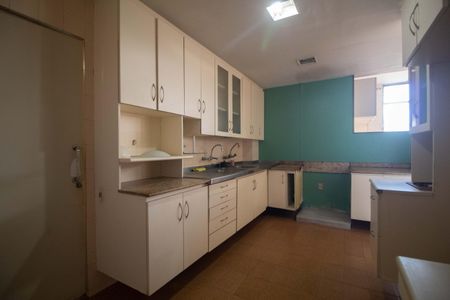 Apartamento à venda com 241m², 4 quartos e 1 vagaCozinha
