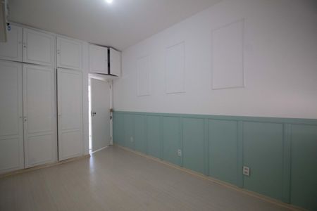 Apartamento à venda com 241m², 4 quartos e 1 vagaQuarto 1