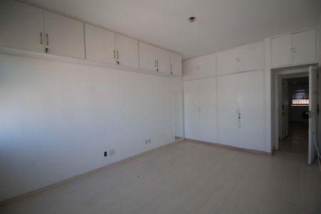 Apartamento à venda com 241m², 4 quartos e 1 vagaQuarto 2
