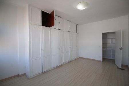 Apartamento à venda com 241m², 4 quartos e 1 vagaSuíte