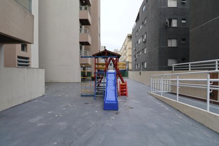 Apartamento para alugar com 60m², 2 quartos e 1 vaga Apartamento para alugar com 60m², 2 quartos e 1 vagaÁrea comum - Playground