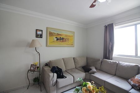 Apartamento à venda com 77m², 2 quartos e 1 vagaSala