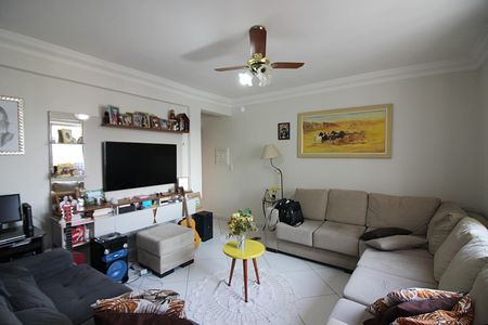 Apartamento à venda com 77m², 2 quartos e 1 vagaSala