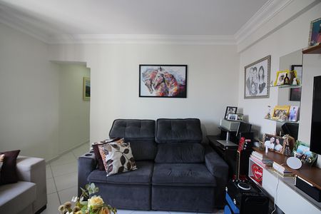 Apartamento à venda com 77m², 2 quartos e 1 vagaSala