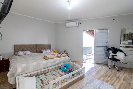 Casa à venda com 100m², 2 quartos e 3 vagasSuíte 2