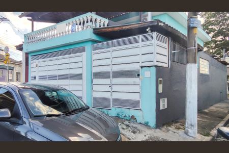 Casa à venda com 100m², 2 quartos e 3 vagasFachada