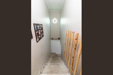 Casa à venda com 100m², 2 quartos e 3 vagasEscada