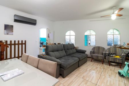 Casa à venda com 100m², 2 quartos e 3 vagasSala