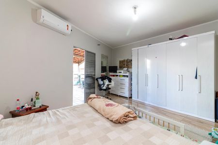 Casa à venda com 100m², 2 quartos e 3 vagasSuíte 2