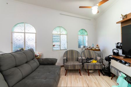 Casa à venda com 100m², 2 quartos e 3 vagasSala