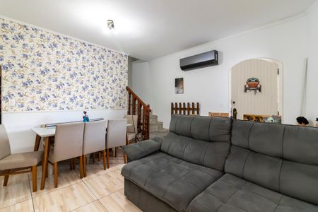 Casa à venda com 100m², 2 quartos e 3 vagasSala