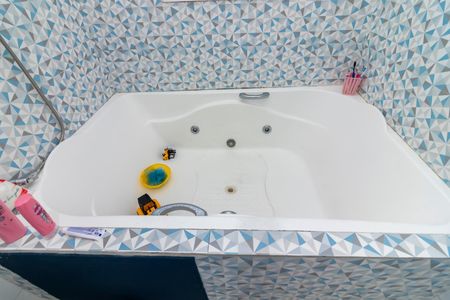 Casa à venda com 100m², 2 quartos e 3 vagasBanheiro da Suíte 1