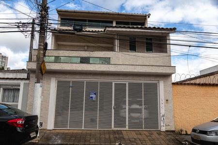 Casa à venda com 350m², 3 quartos e 3 vagas Casa à venda com 350m², 3 quartos e 3 vagasFachada e Placa