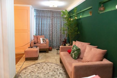 Casa à venda com 350m², 3 quartos e 3 vagas Casa à venda com 350m², 3 quartos e 3 vagasSala de Estar