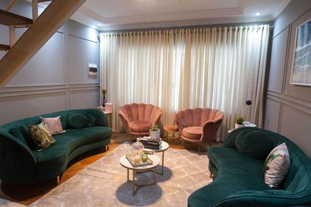 Casa à venda com 350m², 3 quartos e 3 vagas Casa à venda com 350m², 3 quartos e 3 vagasSala de Estar