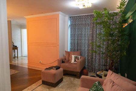 Casa à venda com 350m², 3 quartos e 3 vagas Casa à venda com 350m², 3 quartos e 3 vagasSala de Estar