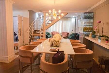 Casa à venda com 350m², 3 quartos e 3 vagas Casa à venda com 350m², 3 quartos e 3 vagasSala de Jantar