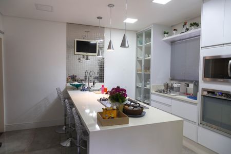 Casa à venda com 350m², 3 quartos e 3 vagas Casa à venda com 350m², 3 quartos e 3 vagasCozinha