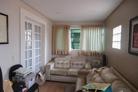 Casa à venda com 350m², 3 quartos e 3 vagas Casa à venda com 350m², 3 quartos e 3 vagasSala de TV