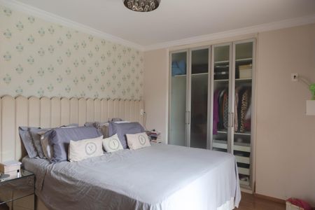 Casa à venda com 350m², 3 quartos e 3 vagas Casa à venda com 350m², 3 quartos e 3 vagasSuíte 1