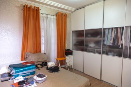 Casa à venda com 350m², 3 quartos e 3 vagas Casa à venda com 350m², 3 quartos e 3 vagasSuíte 2