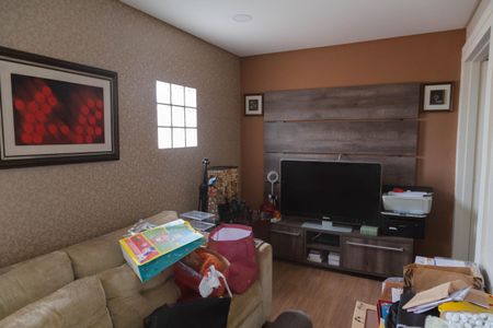 Casa à venda com 350m², 3 quartos e 3 vagas Casa à venda com 350m², 3 quartos e 3 vagasSala de TV