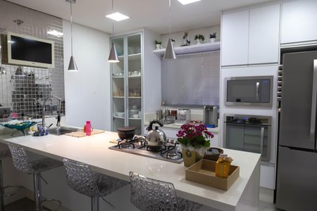 Casa à venda com 350m², 3 quartos e 3 vagas Casa à venda com 350m², 3 quartos e 3 vagasCozinha