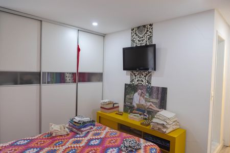 Casa à venda com 350m², 3 quartos e 3 vagas Casa à venda com 350m², 3 quartos e 3 vagasSuíte 3