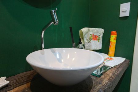 Casa à venda com 350m², 3 quartos e 3 vagas Casa à venda com 350m², 3 quartos e 3 vagasLavabo