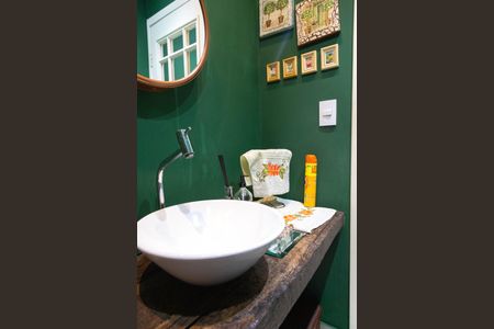 Casa à venda com 350m², 3 quartos e 3 vagas Casa à venda com 350m², 3 quartos e 3 vagasLavabo